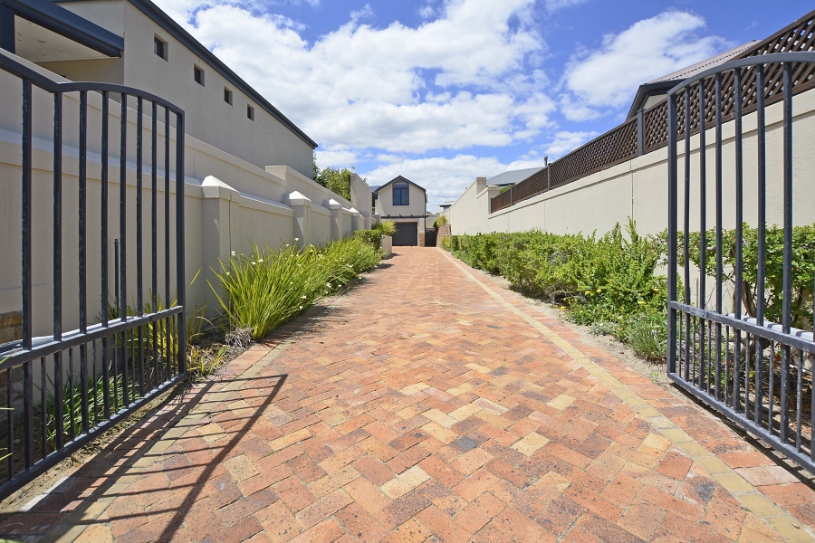 4 Bedroom Property for Sale in Atlantic Beach Golf Estate Western Cape